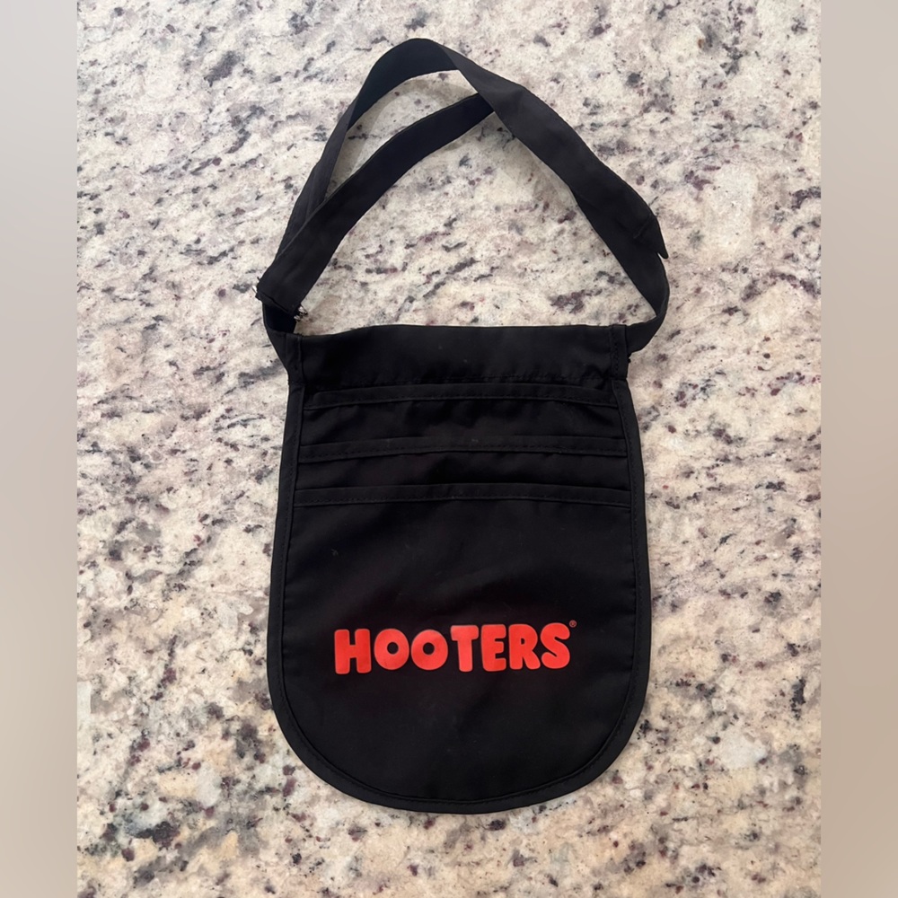 Hooters Pouch